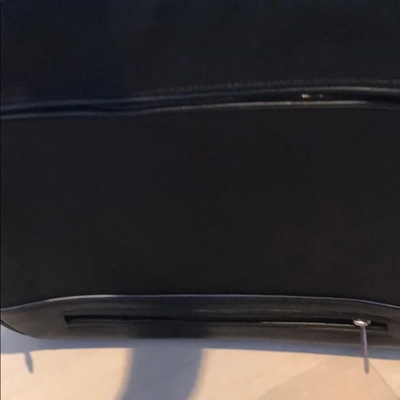 NWOTs tumi LXT Imagination messenger bag